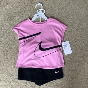 Nike 4T Pink and Black Shirt Shorts Set - New with tags